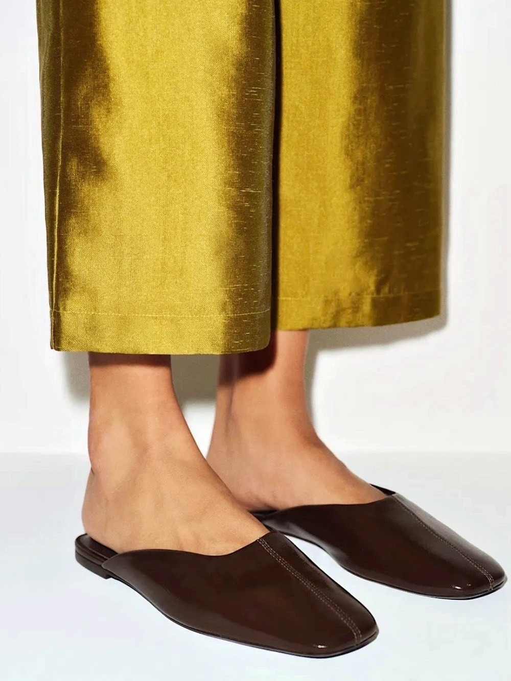NEVER WORN Reformation Inez Flat Mule